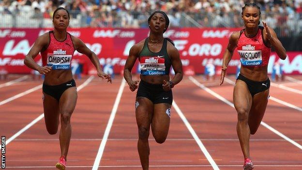 与队友们建 与队友们建